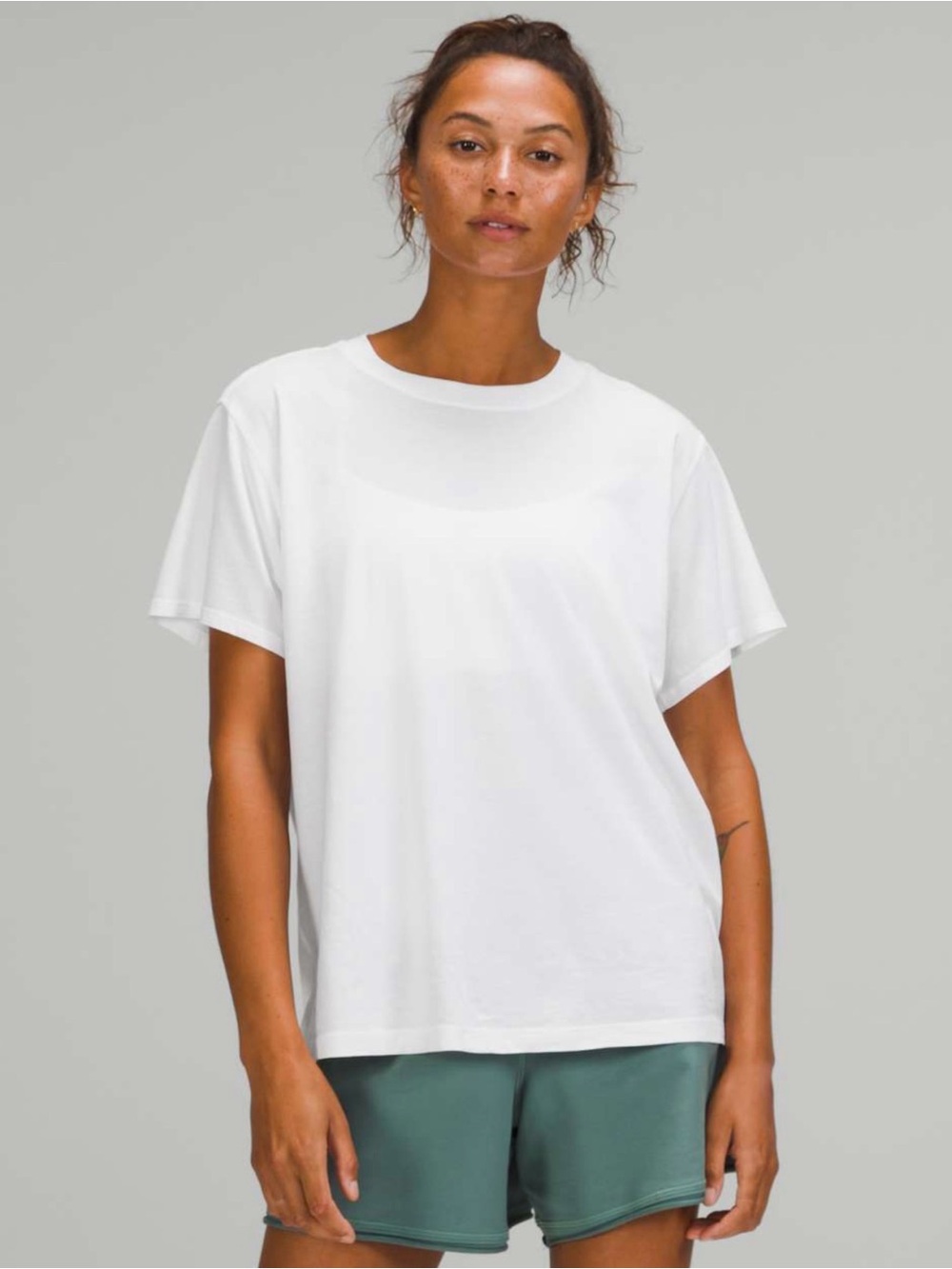 Lululemon All Yours Boyfriend Tee
Size: PTP 27” best fit 12 or 14